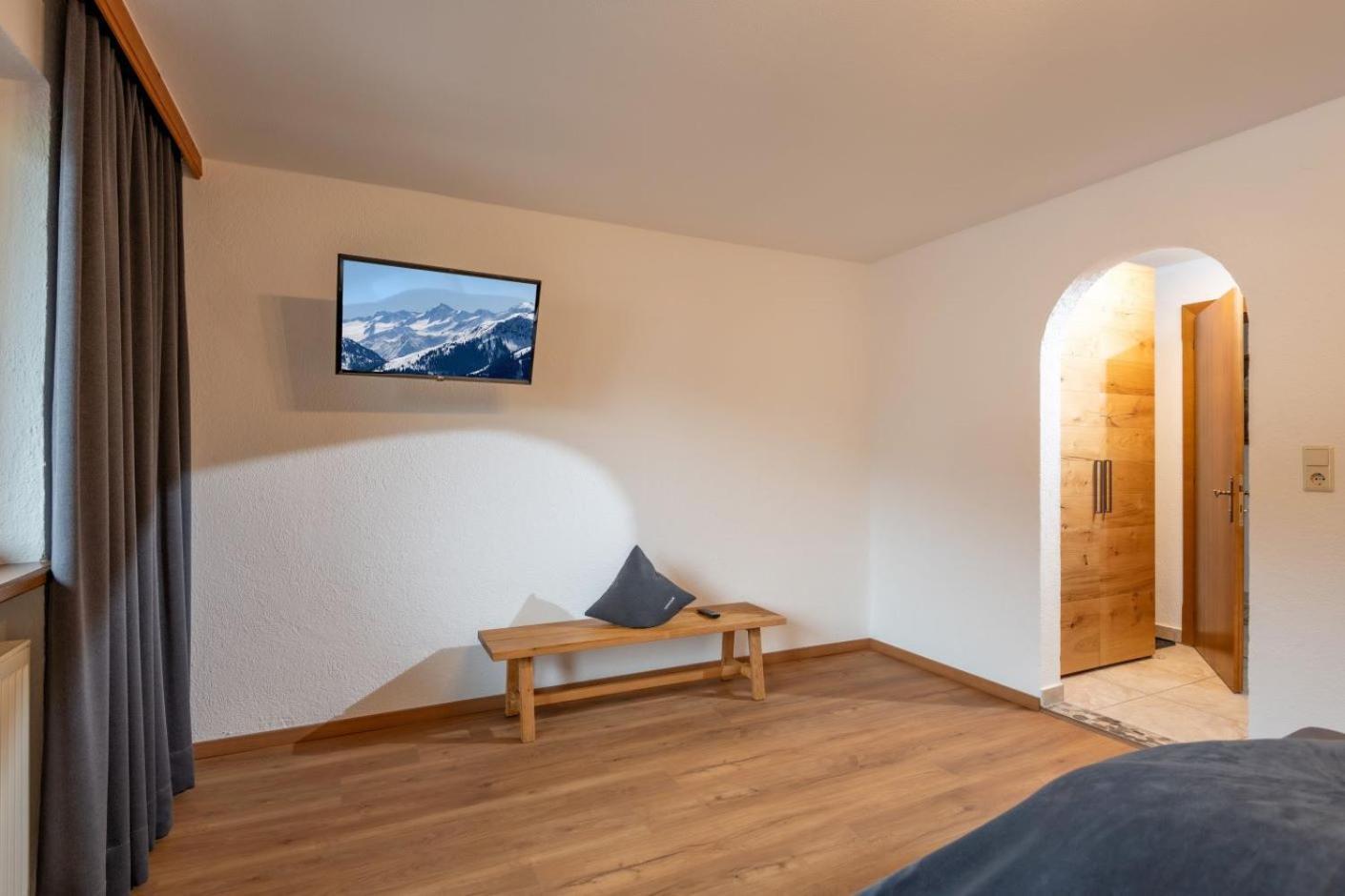 Haus Schroll Apartment Ried im Zillertal Luaran gambar