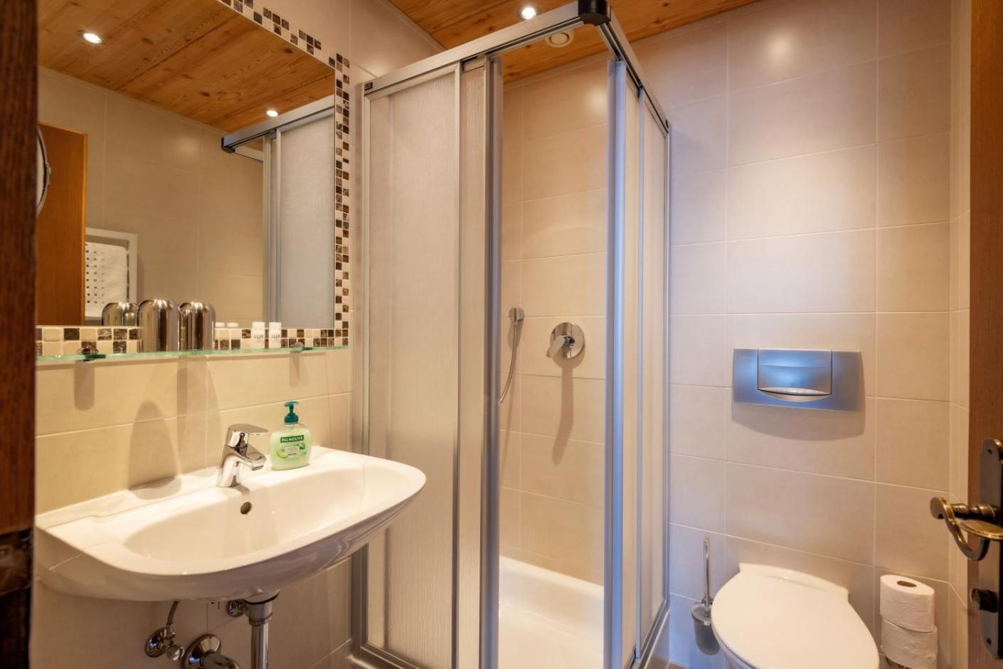 Haus Schroll Apartment Ried im Zillertal Luaran gambar