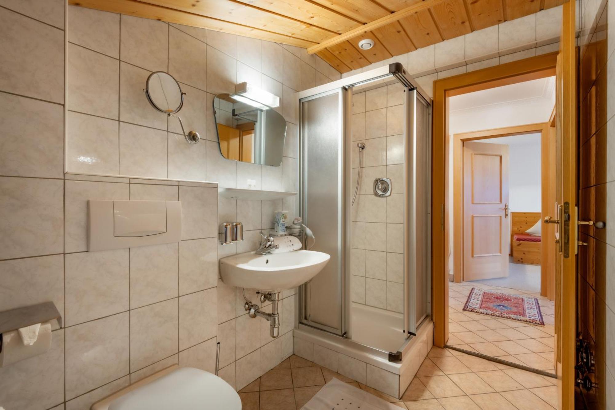 Haus Schroll Apartment Ried im Zillertal Luaran gambar