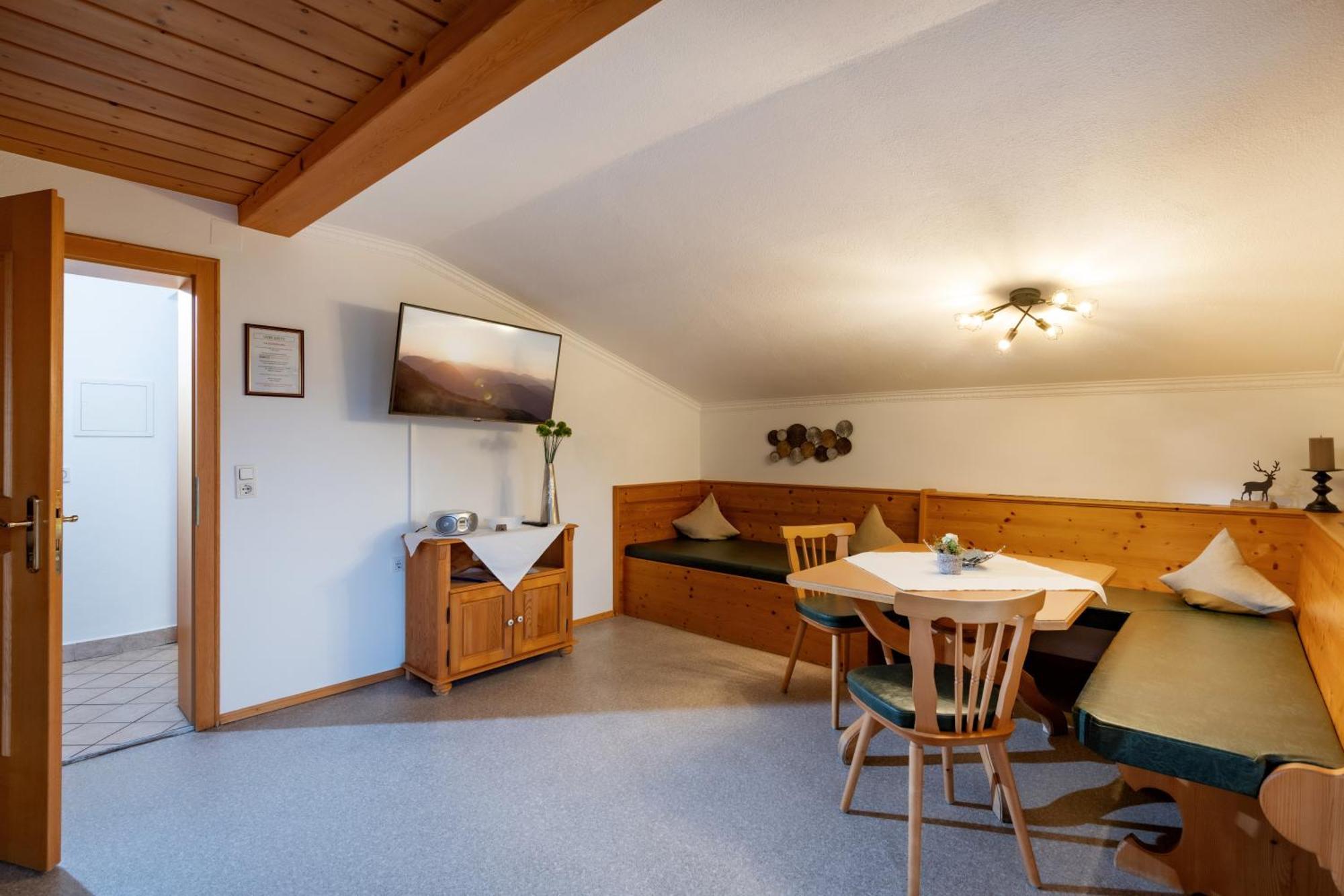 Haus Schroll Apartment Ried im Zillertal Luaran gambar