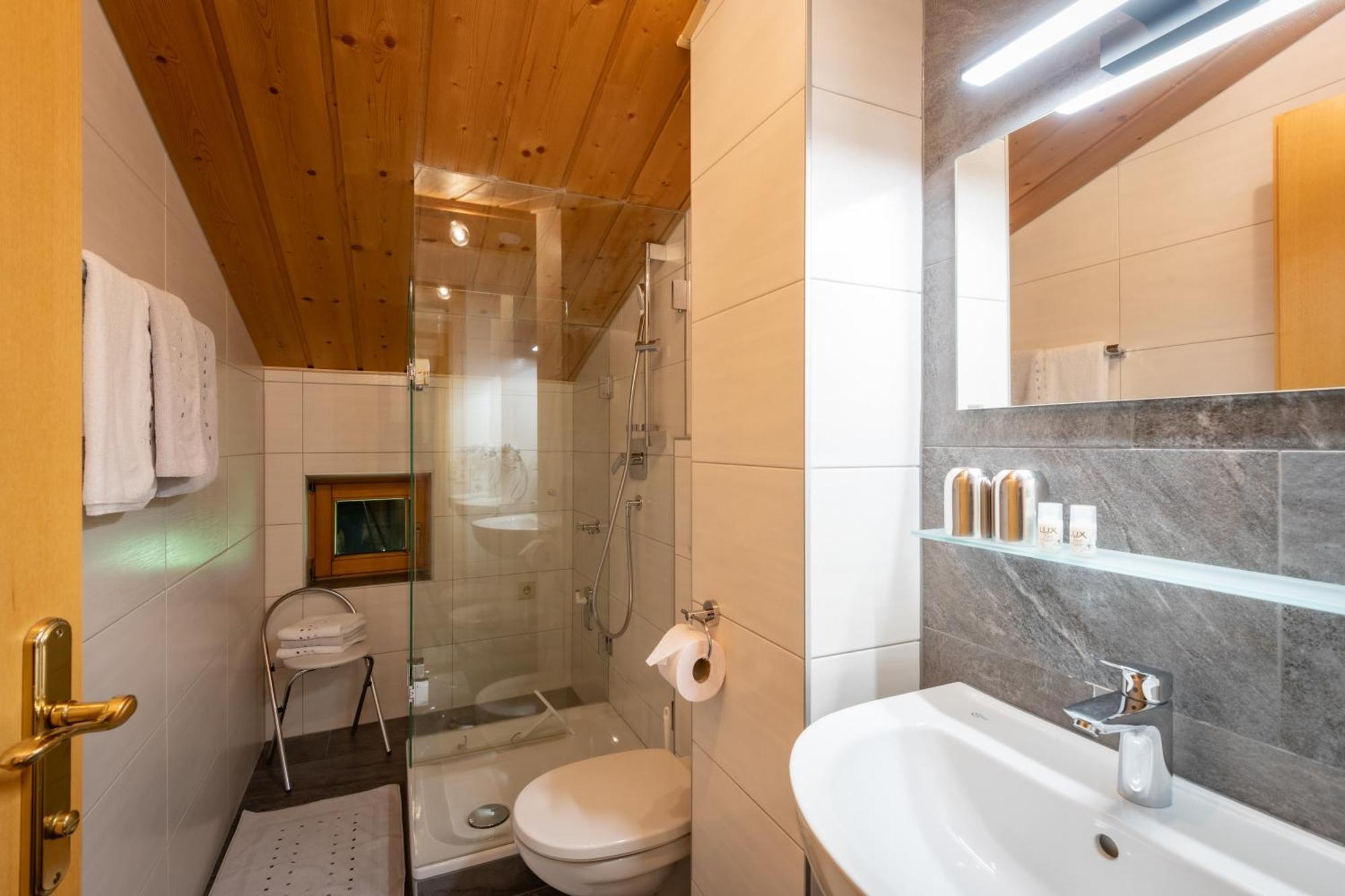 Haus Schroll Apartment Ried im Zillertal Luaran gambar