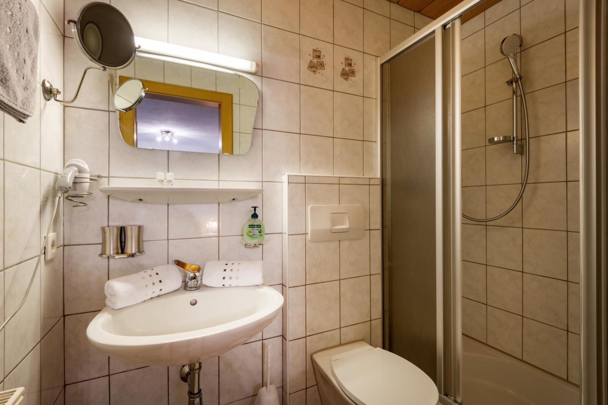 Haus Schroll Apartment Ried im Zillertal Luaran gambar
