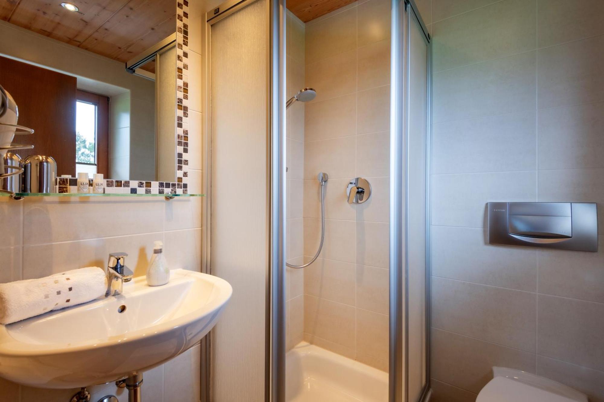 Haus Schroll Apartment Ried im Zillertal Luaran gambar