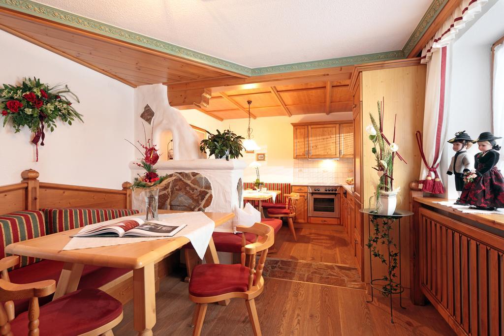 Haus Schroll Apartment Ried im Zillertal Bilik gambar